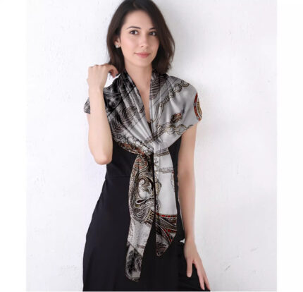 110x110cm jacquard silk scarf in Italian-style crepe (pure silk)